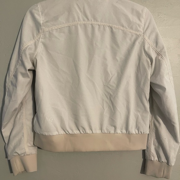 Lululemon reversible Jacket - Picture 3 of 7